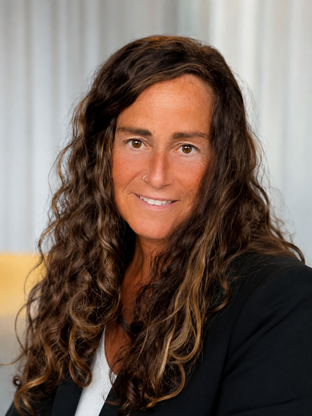 Dara Saker, PT